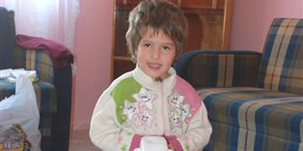 Belediyeden dam gibi evde yaşayan aileye dayalı döşeli ev