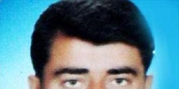 Otomobil, park halindeki kamyonete çarptı: 1 ölü, 2 yaralı