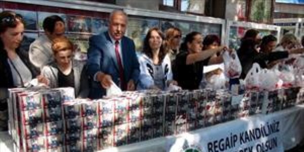 CHP'li Başkandan fotoğraflı kutularda kandil simidi
