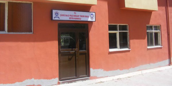 12 Eylül müdürünün adı okuldan kaldırılıyor