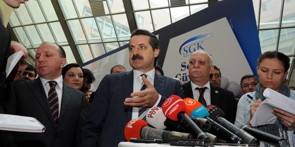 Çelik: 5 milyon emekliye yönelik bir çalışma söz konusu değil