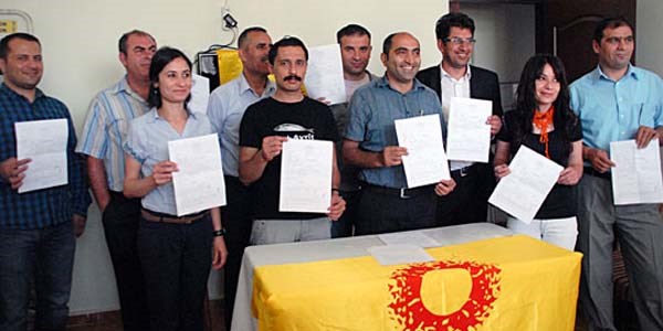 Basın açıklaması yapan öğretmenlere para cezası