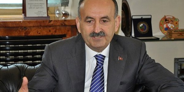 'Kendi evlatlarımız gibi sağlık çalışanlarına da sahip çıkalım'