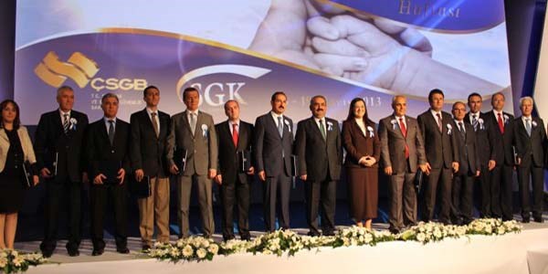 SGK Başkanı en çok prim verenlere ödül verdi