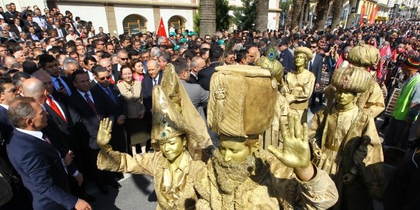 Türkiye'de 'şenlik' ve 'şölen' bereketi var