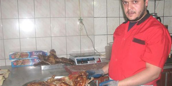 Keles'te oğlak kebabı keyfi