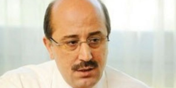 Müsteşar, sekreterini grup başkanı yaptı