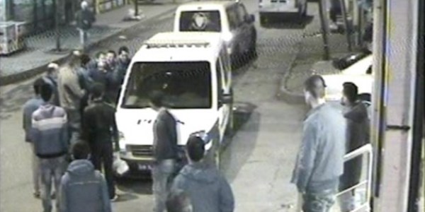 İstanbul'da 4 polis 2 genci öldüresiye dövdü