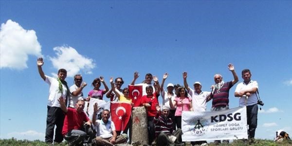 Atatürk için bin 343 metreye tırmandılar