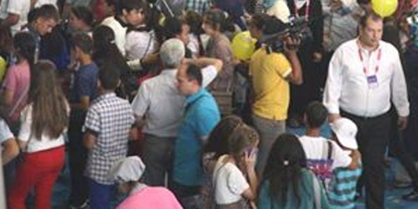Dünya çocukları İzmir'de buluştu