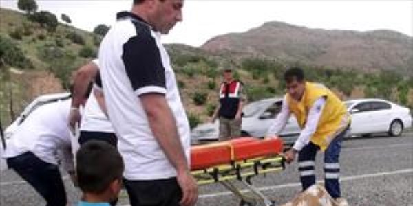 Batman'da otomobil şarampole yuvarlandı: 6 yaralı