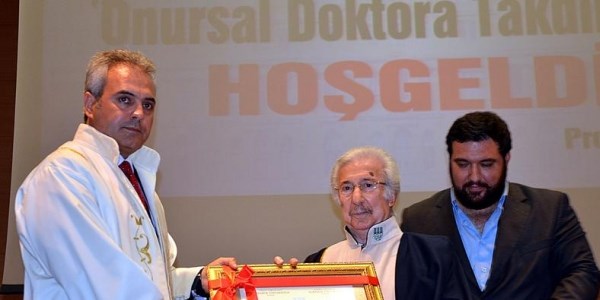 2. Abdülhamid'e onursal doktora unvanı