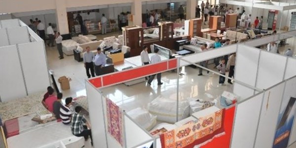 Manisa'da bin 200 öğrenci için kermes açıldı