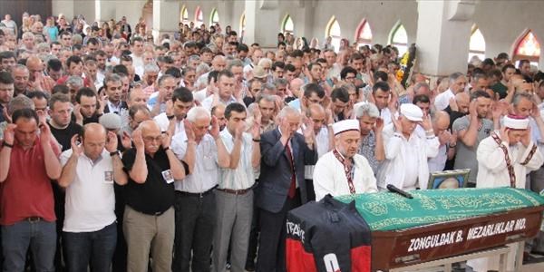 Beyin kanaması geçiren itfaiye eri, yaşamını yitirdi