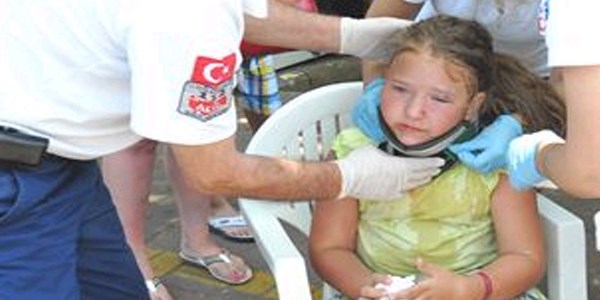 Motosiklet Rus çocuğa çarpıp kaçtı