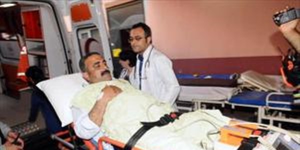 CHP'li Tanrıkulu, yürüyerek geldi ambulansla gitti