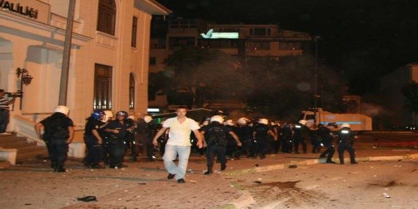 Valiliğe saldıran gruba müdahale:20 gözaltı