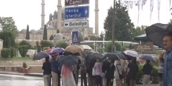 Edirne'de sağanak yağış devam ediyor