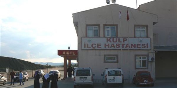 Kulp Devlet Hastanesi'ne atanan dahiliye uzmanı görevine başladı