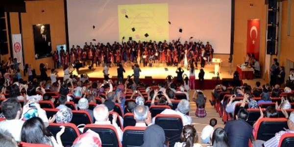 CÜ Fen Fakültesi'nde mezuniyet töreni düzenlendi
