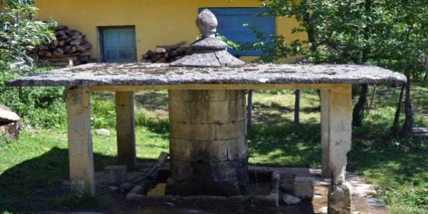 Asırlık çeşme restore edilmeyi bekliyor