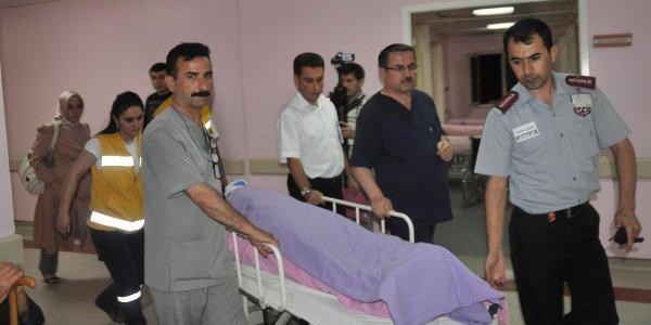 Geziden dönen öğrenci minibüsü devrildi: 17 yaralı