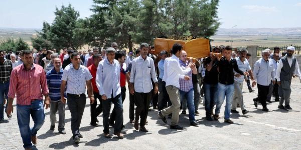 Polisten kaçarken kazada ölen genç toprağa verildi