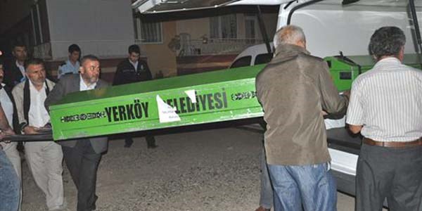 Balkondan düşen yaşlı adam hayatını kaybetti