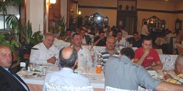 Umum servis araçları sezona veda yemeği düzenledi