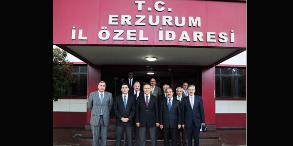 Vali Altıparmak, özel idare çalışmalarını masaya yatırdı