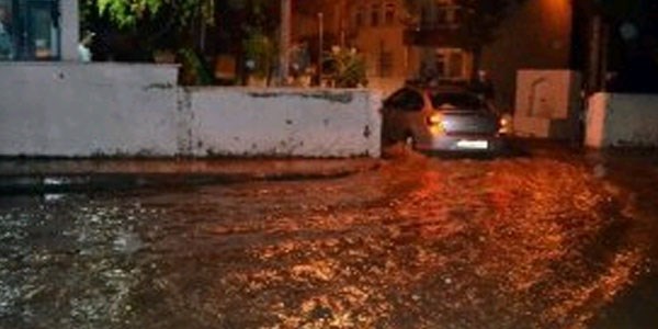 Kars'ta sağanak yağmur, sel ve su baskınlarına neden oldu