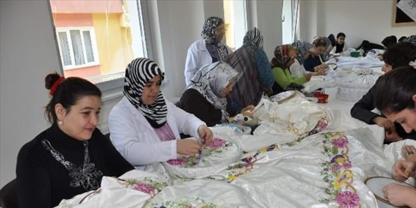Şahinbey Belediyesi mefruşat ve bilgisayar kursları yoğun ilgi görüyor