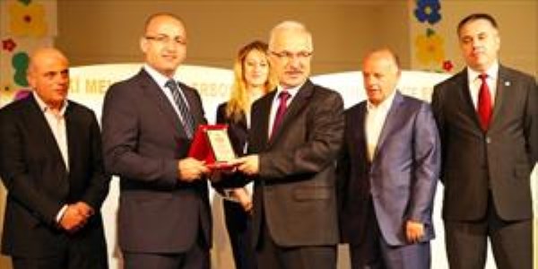 Eğitime katkıda bulunanlara teşekkür
