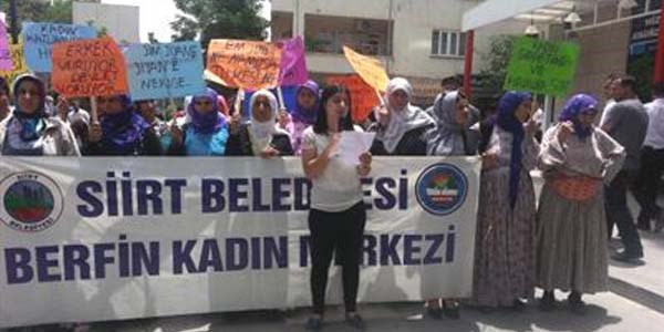 Kadın intiharlarına dikkat çekmek için yürüdüler