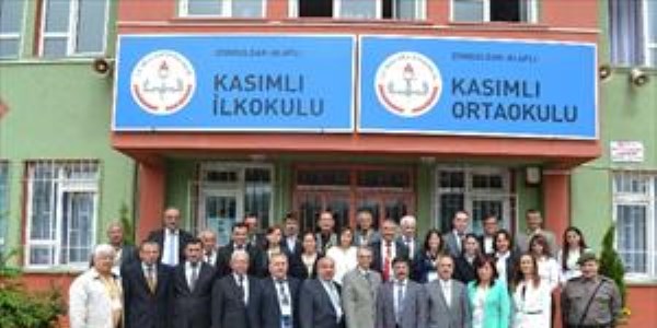 Alaplı Kasımlı İlk Ve Ortaokulu ödül töreni için Ankara'da