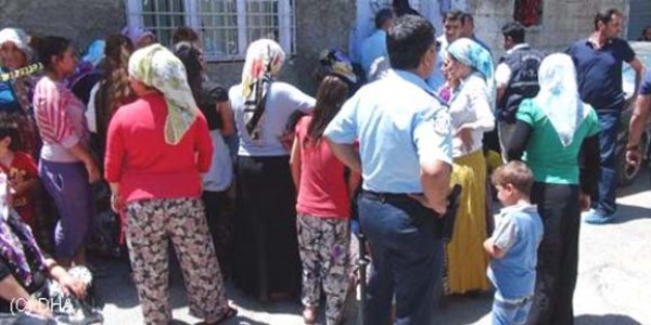 İmza atmaya gitmedi, eve giden polisler cesedini buldu
