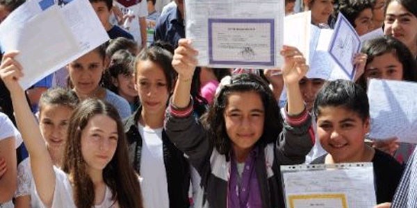 Arpaçay'da karne heyecanı