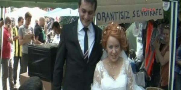 Gezi'de gelin ve damat!