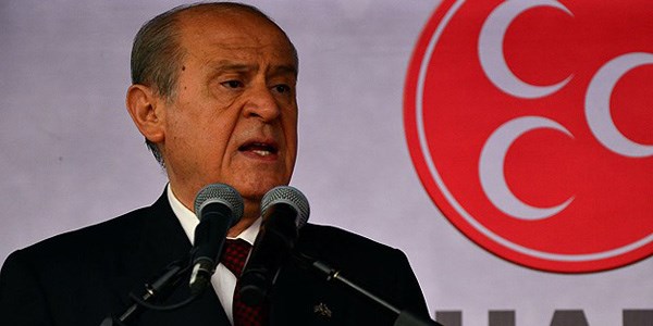 O pankartlara Bahçeli'den çok sert tepki