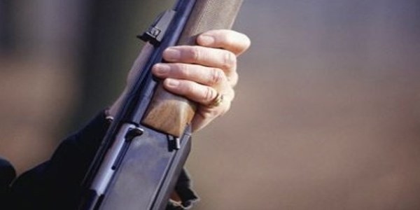 Lakap takan akrabasını öldürdü