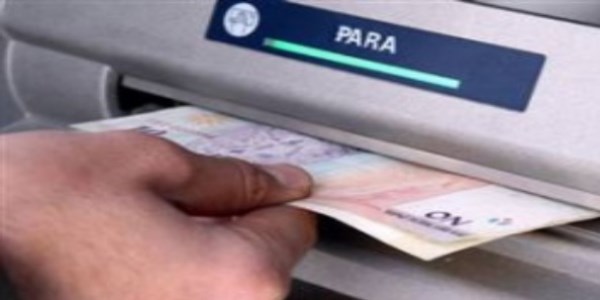 ATM'de kartını unuttu bin TL'si çalındı