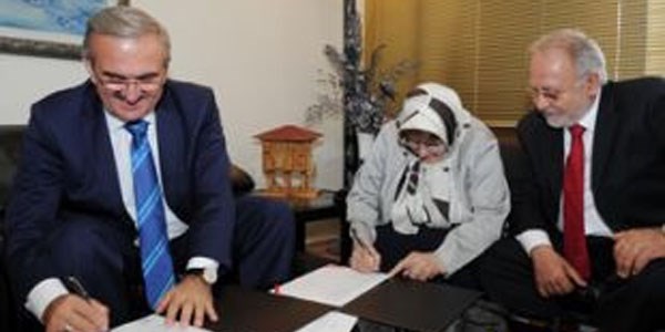 Hayırsever Nine'den 12 derslikli okul