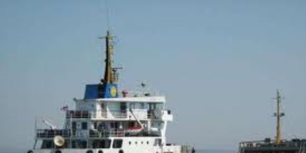 Çanakkale Boğazı'nda karaya oturan yük gemisi