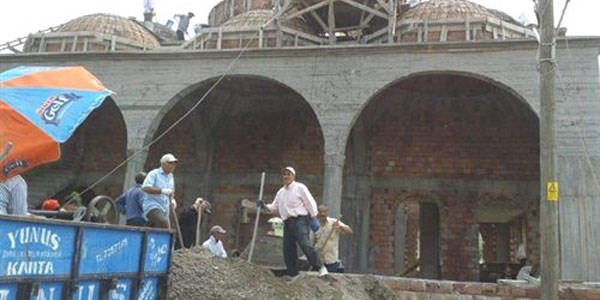 Cami inşaatı yarım kaldı