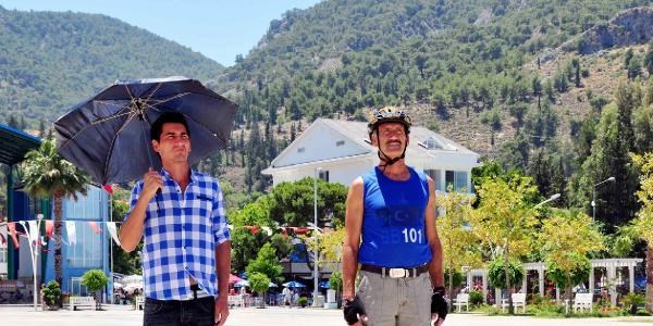 Fethiye'de 37 derecede 'duran adam' eylemi