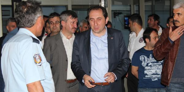 Rektör, trafik kazasında yaralandı