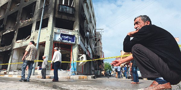 Reyhanlı'da ölenlerin yakınlarına çift maaş