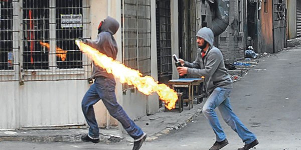Havai fişeğe 3, molotofa 12 yıl hapis