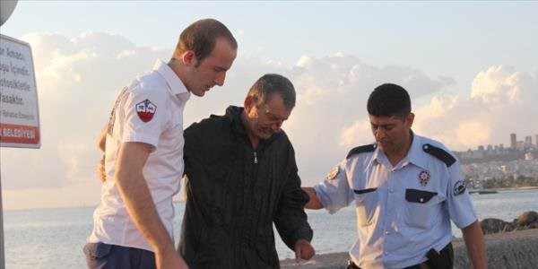 Balık tutarken kayalıklar arasına düştü