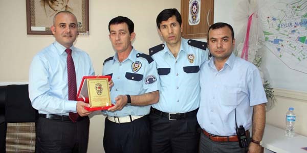 Kula'da sevilen polis memuru Kaygusuz'un tayini çıktı